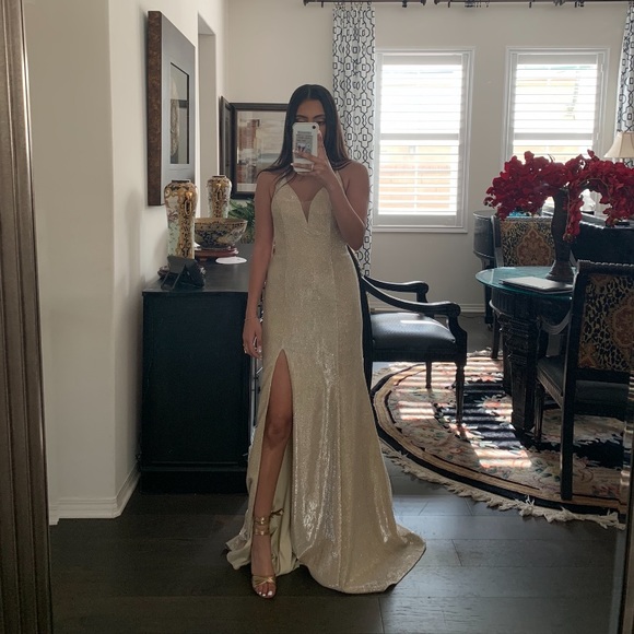 My beautiful prom gold dress✨ - Picture 4 of 4